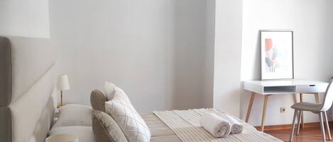 3 bedrooms, desk, iron/ironing board, travel crib