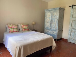 2 chambres, fer et planche à repasser, Wi-Fi, literie fournie