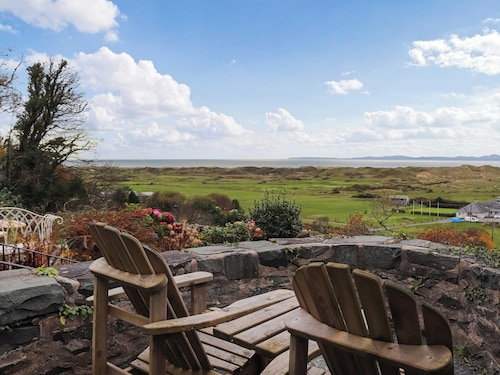 4 bedroom accommodation in Harlech