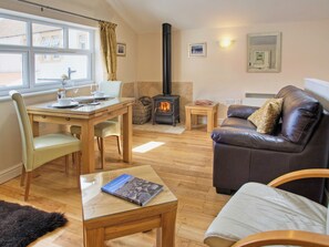 Fireplace - 1 bedroom accommodation in Seahouses (Seahouses)