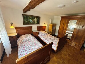 3 soverom, strykejern/-brett, wi-fi og sengetøy