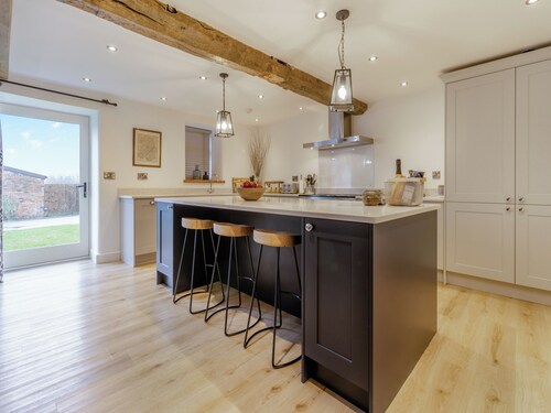 Hares Hollow - UK33953