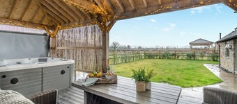 Hares Hollow - UK33953