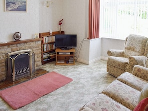 TV - Beautiful location, ideal for families and walkers. (Robin Hood&rsquo;s Bay)