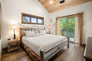 3 soverom, strykejern/-brett, reiseseng for barn og wi-fi (inkludert)