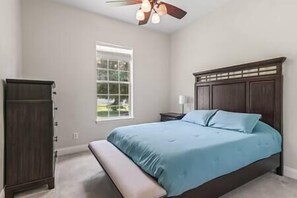 4 slaapkamers, een strijkplank/strijkijzer, wifi, beddengoed