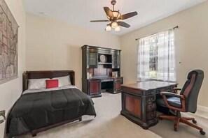 4 bedrooms, iron/ironing board, WiFi, bed sheets