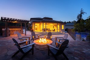 Terrace/patio - Templeton Retreat • Pool, Spa • Near Wineries (Templeton)