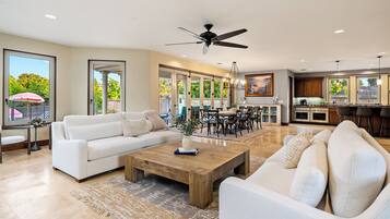 Smart TV, fireplace, stereo