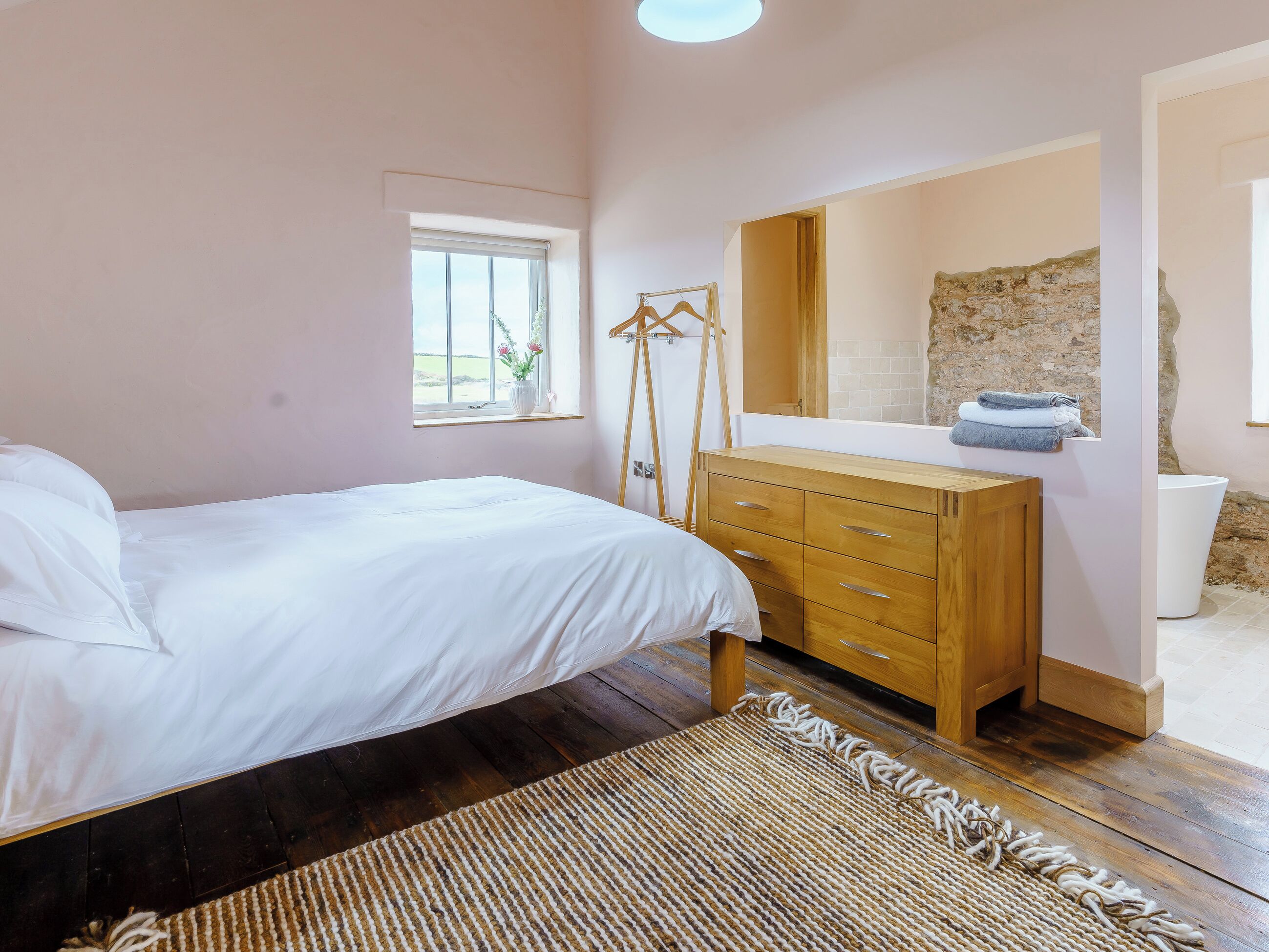 3 chambres, accès au Wi-Fi (inclus), literie fournie