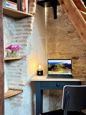 Interior - "Le Petit Tinténiac" cosy T2 in the heart of the Doutre district  (ANGERS)