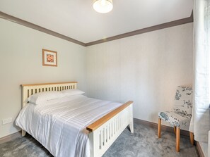 3 bedrooms, bed sheets