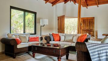 TV connectée, livres, chaßne hi-fi