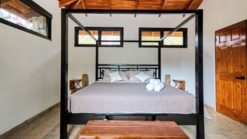 3 chambres, coffres-forts dans les chambres, fer et planche Ă repasser