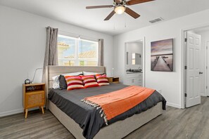 2 bedrooms, iron/ironing board, free WiFi, bed sheets - Charming and spacious brand new - July 2024 - 2 BR, 2 BA villa on stilts (Homosassa)