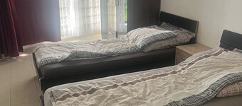 Cozy 2-bedroom apartment with AC and WiFi in amazing Bonn