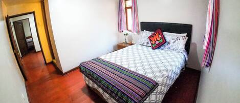 4 bedrooms, WiFi, bed sheets