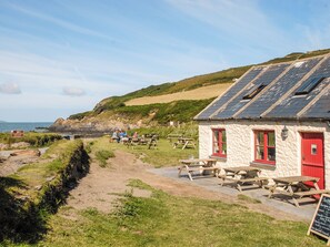 Outdoor dining - 3 bedroom accommodation in Lower Town, Fishguard (Lower Town, Fishguard)