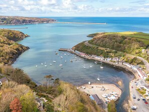 Marina - 3 bedroom accommodation in Lower Town, Fishguard (Lower Town, Fishguard)