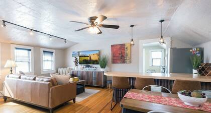 The Loft on Humphreys: A Charming 2 BR Apartment in Downtown Flagstaff with A/C