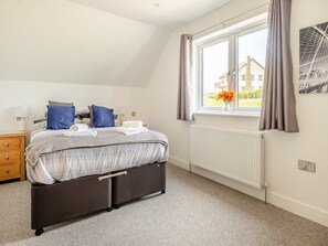 4 bedrooms, free WiFi, bed sheets
