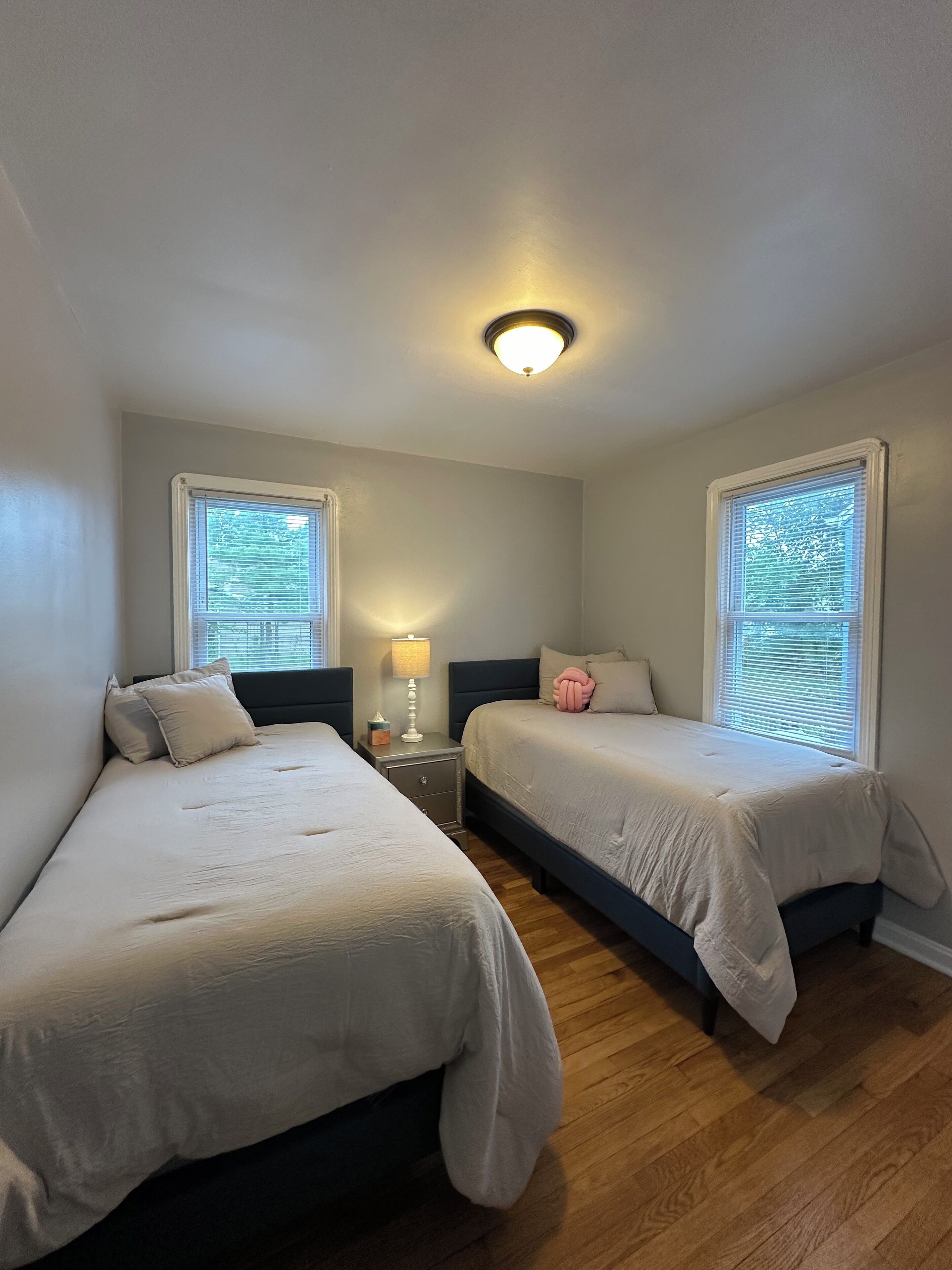 3 chambres, fer et planche à repasser, accès au Wi-Fi (inclus)