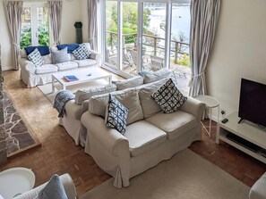 TV, fireplace - 4 bedroom accommodation in Bodinnick, Fowey (Bodinnick, Fowey)