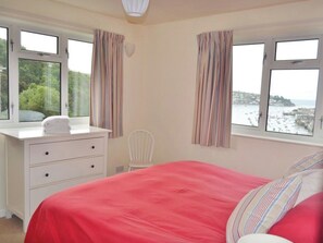 4 bedrooms, free WiFi, bed sheets - 4 bedroom accommodation in Bodinnick, Fowey (Bodinnick, Fowey)