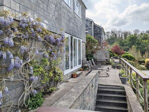 Terrace/patio - 4 bedroom accommodation in Bodinnick, Fowey (Bodinnick, Fowey)