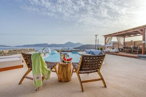Pool - Osmio Luxury Residence with stunning views in delightful Milos (Milos)