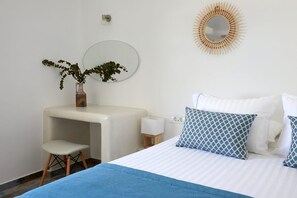 2 chambres, coffre-fort, fer et planche à repasser