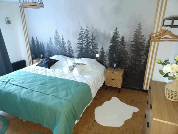 3 bedrooms, iron/ironing board, WiFi, bed sheets