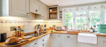 2 bedroom accommodation in Thornton-le-Moor, near Northallerton