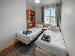 4 bedrooms, free WiFi, bed sheets