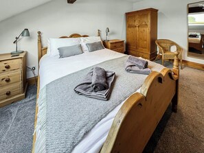 4 bedrooms, free WiFi, bed sheets