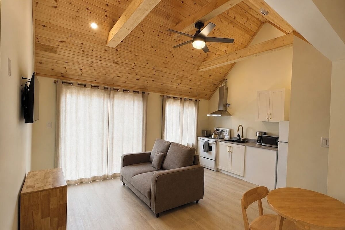 Basic Cottage, Hill View | Living area
