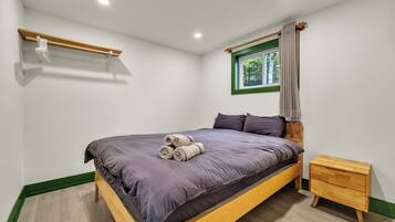 Basic Cottage, Beach View | Free WiFi, bed sheets