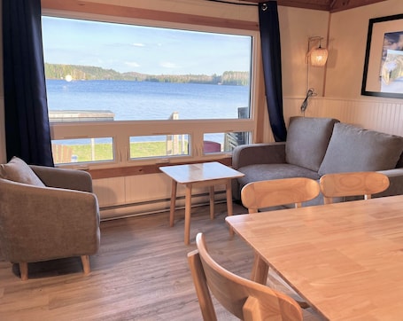 Basic Cottage, Beach View | Living area