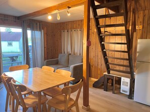 Cottage, vue colline | Coin séjour