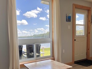 Basic Cottage, Beach View | Living area