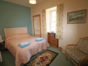 2 bedrooms, bed sheets