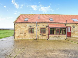 Exterior - 2 bedroom accommodation in Whitby (Whitby)