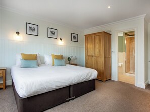 3 bedrooms, free WiFi, bed sheets