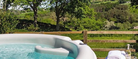 Baignoire à remous extérieure