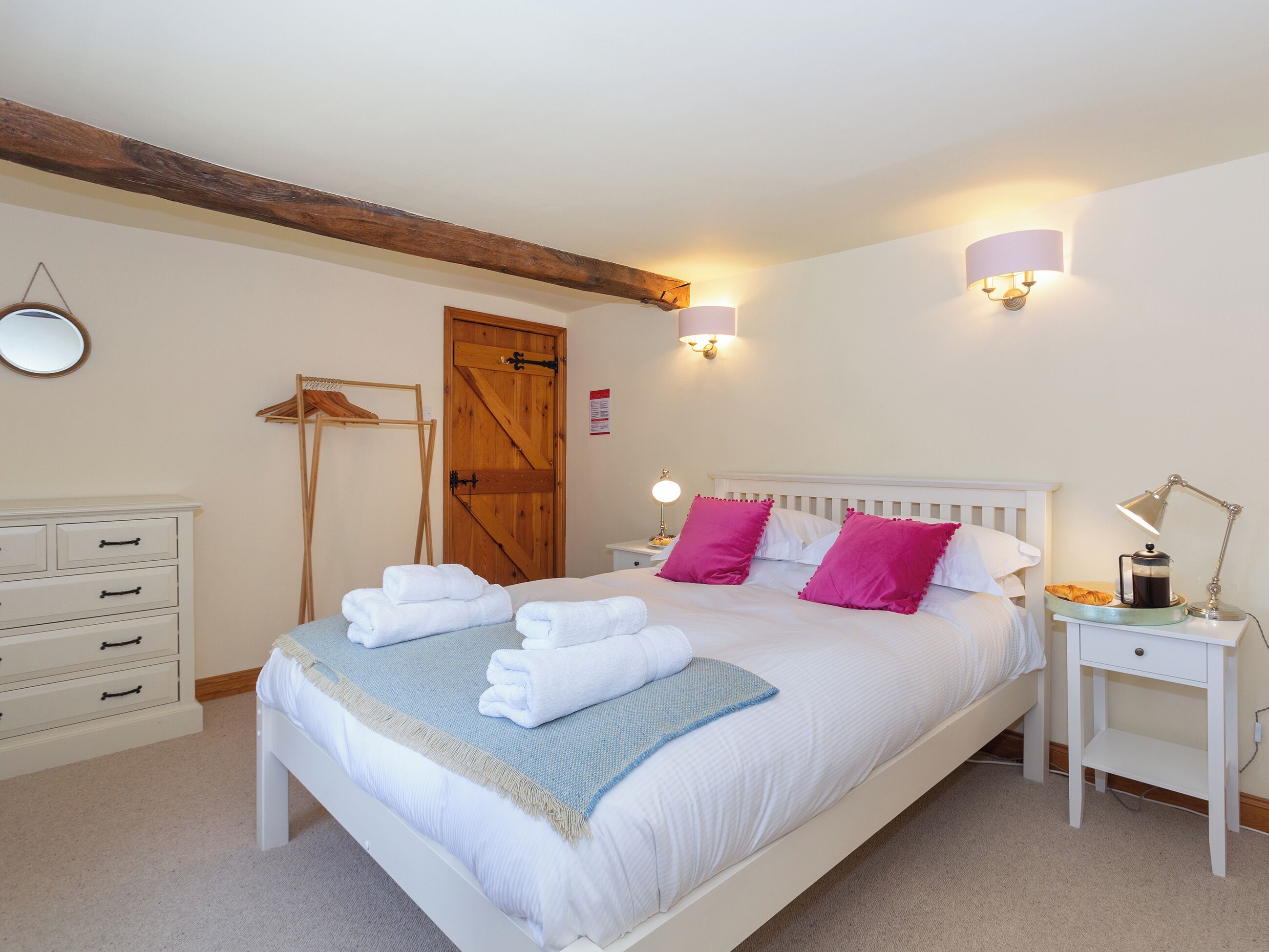 6 chambres, Wi-Fi gratuit, draps fournis