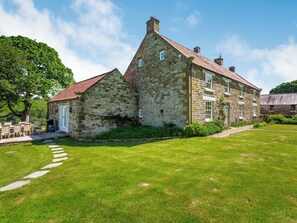 Exterior - 6 bedroom accommodation in Hawnby (Hawnby)