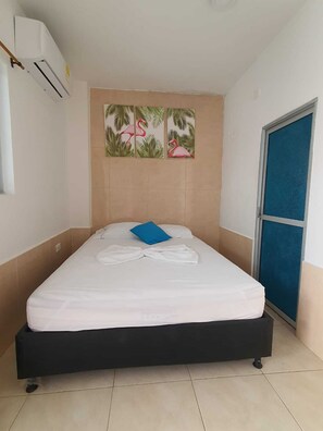 Basic Double Room | Free WiFi - MIRALUNA HOTEL BOUTIQUE (Coveñas)