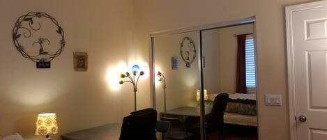 1 quarto, ferros/tábuas de passar roupa, Wi-Fi, roupa de cama