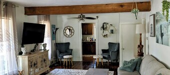 Charming house - minutes from downtown, walking distance to Ingersoll!