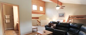 Living area - Family Getaway Winterpark (Winter Park)